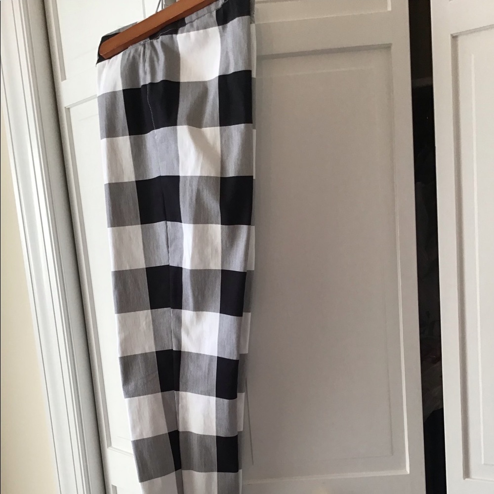 Nearly new pull on pants, Slim-station, flexible, flattering